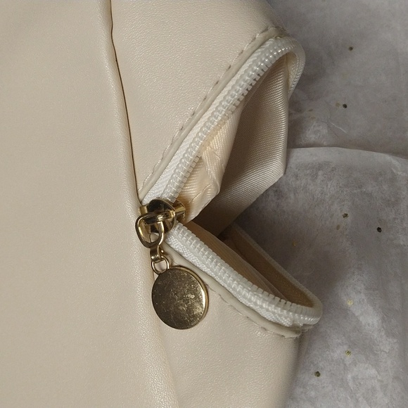 Rose of No Men's Land cosmetic toiletry travel bag - Picture 7 of 8